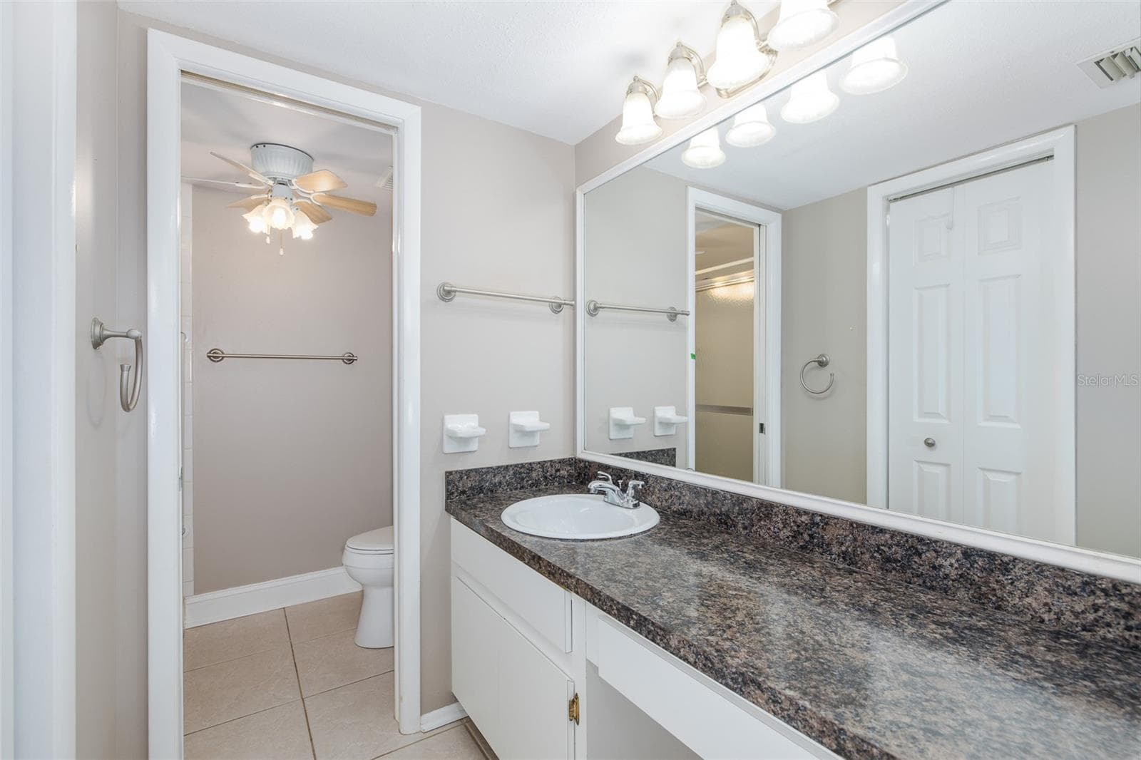 Master Bath with walk in closet - 130 NANCY DR #37, OLDSMAR