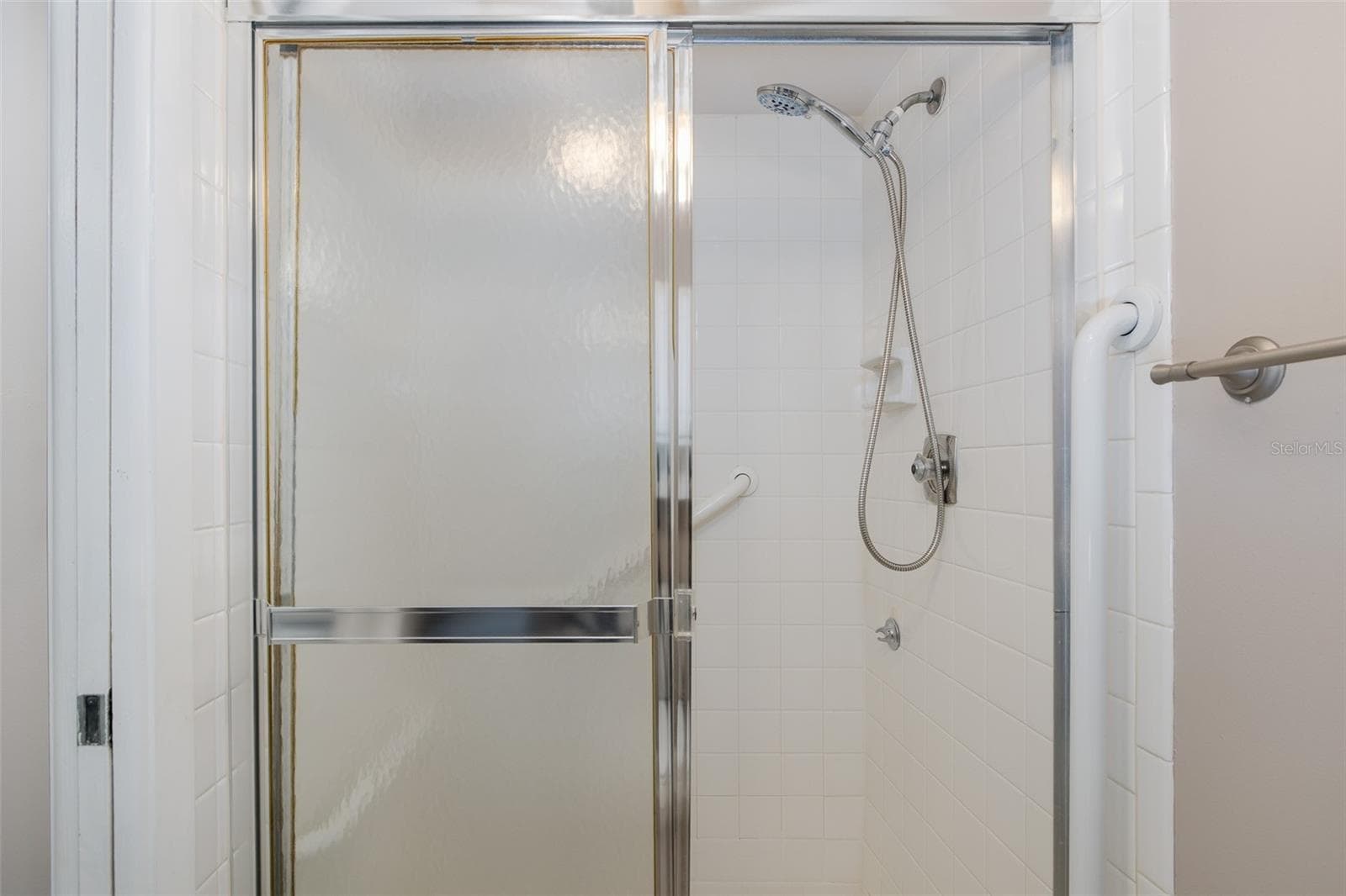 Master Bath walk in shower - 130 NANCY DR #37, OLDSMAR