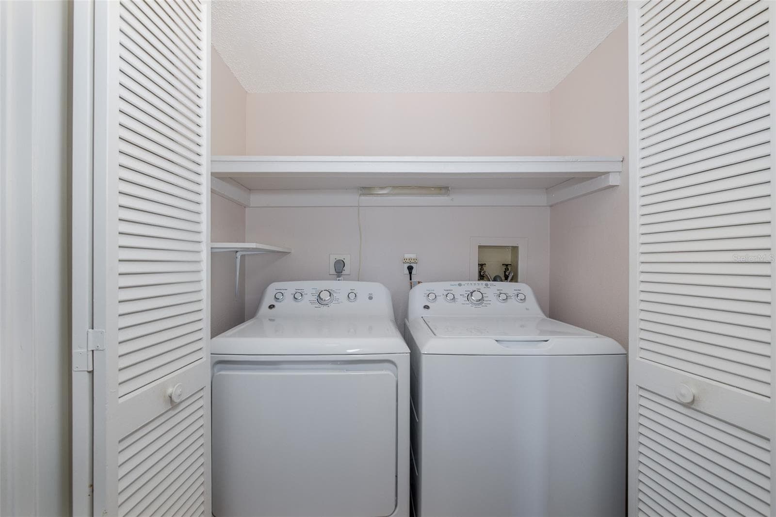 Inside Laundry - 130 NANCY DR #37, OLDSMAR