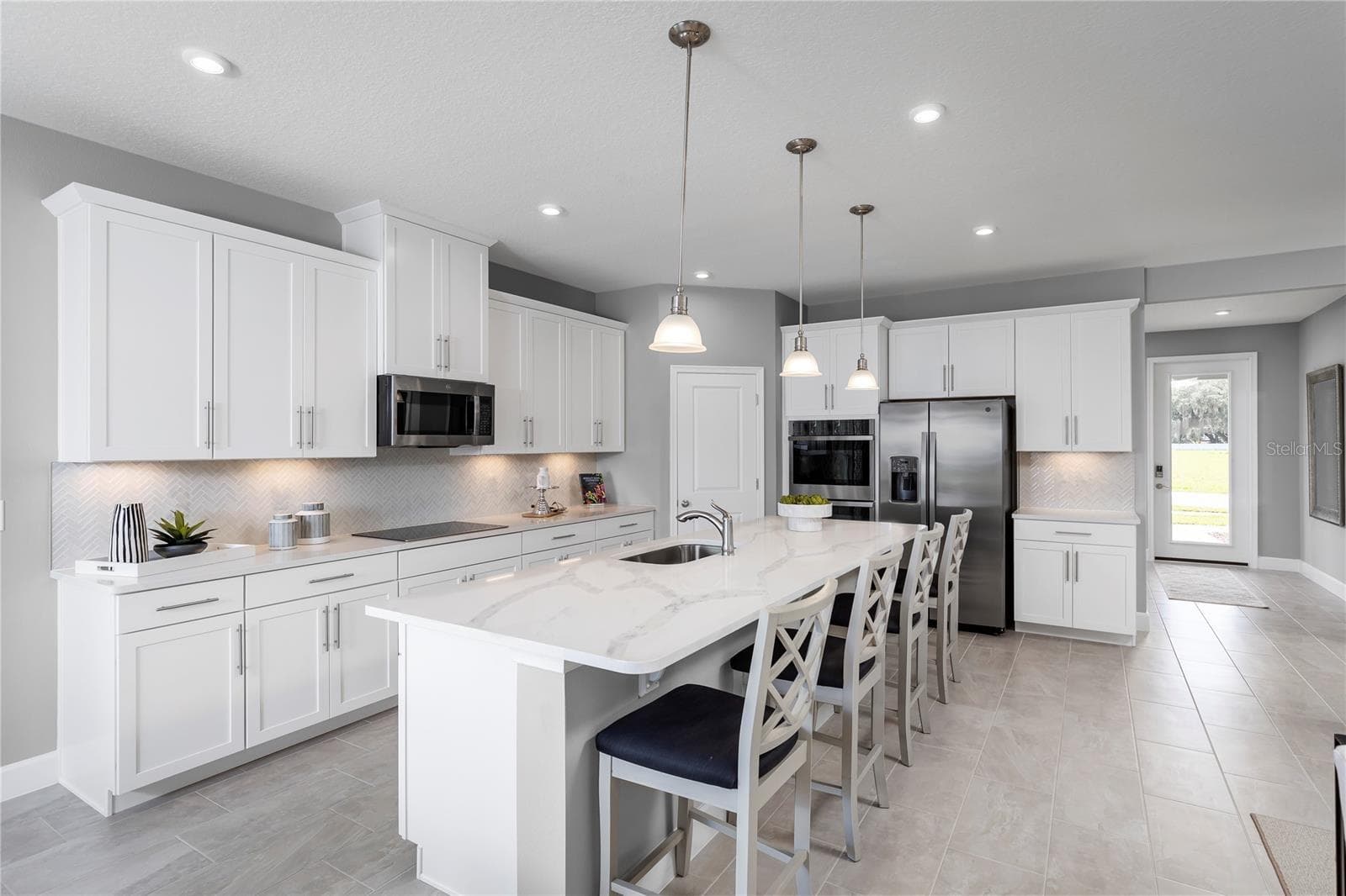 Single Family Residence at 443 HAMMOCK OAKS BLVD, LADY LAKE, photo 4 of 15