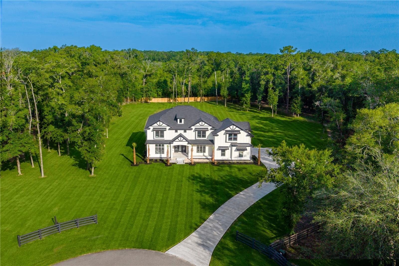Single Family Residence at 285 SW HERMITAGE GLN, HIGH SPRINGS, photo 2 of 54