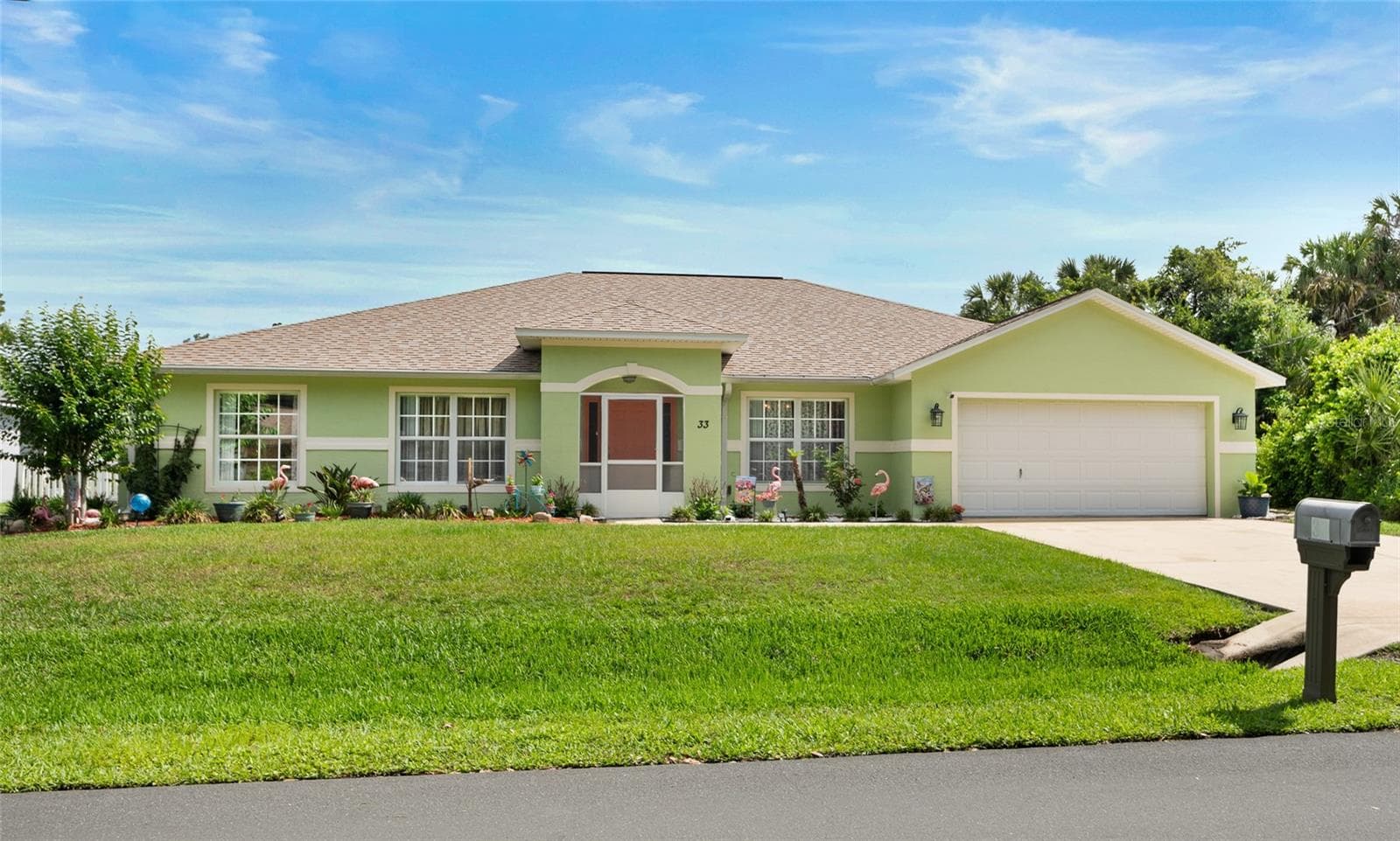 33 ROYAL LEAF LN