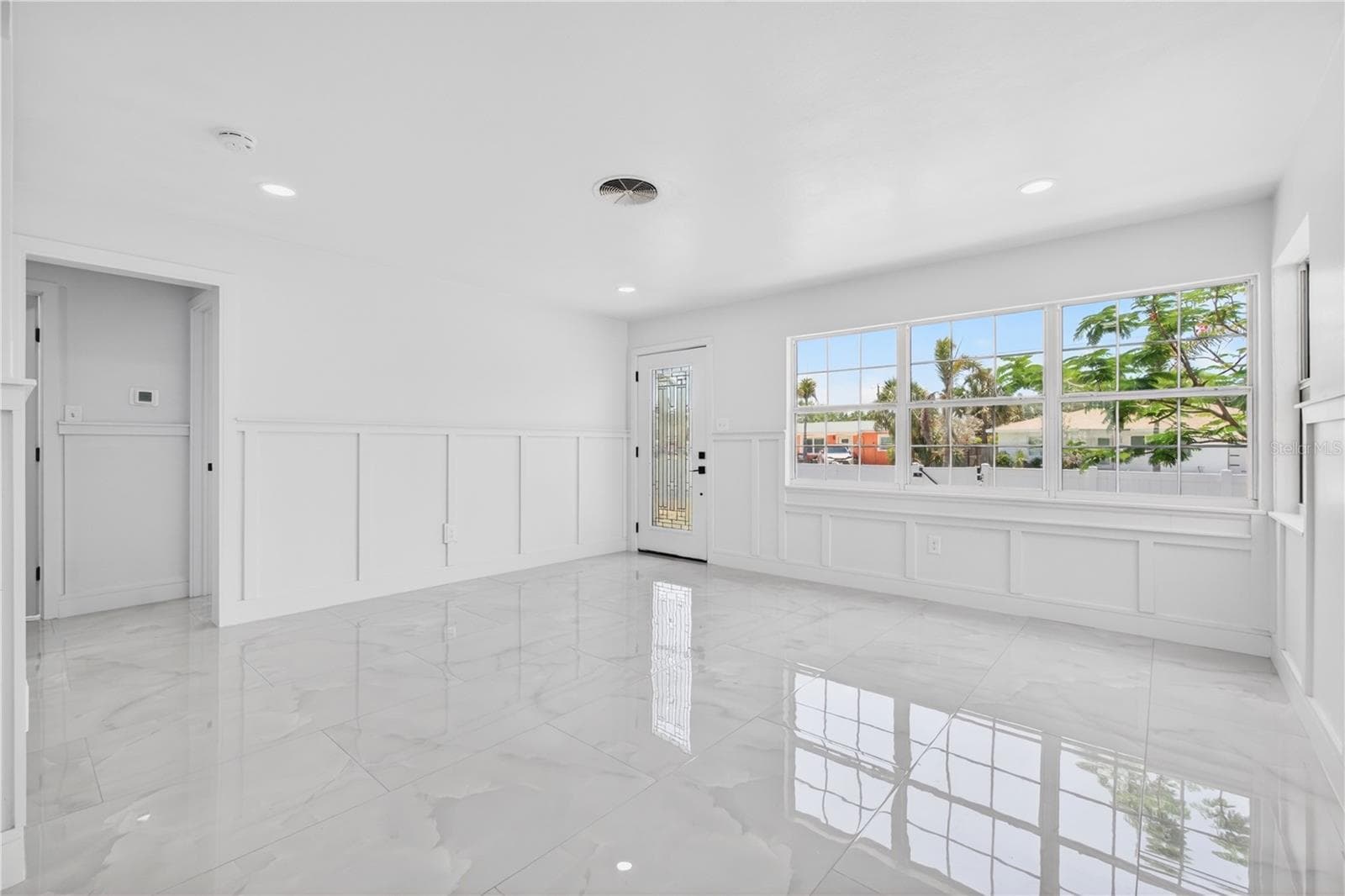 Living Room - 260 42ND AVE, ST PETE BEACH