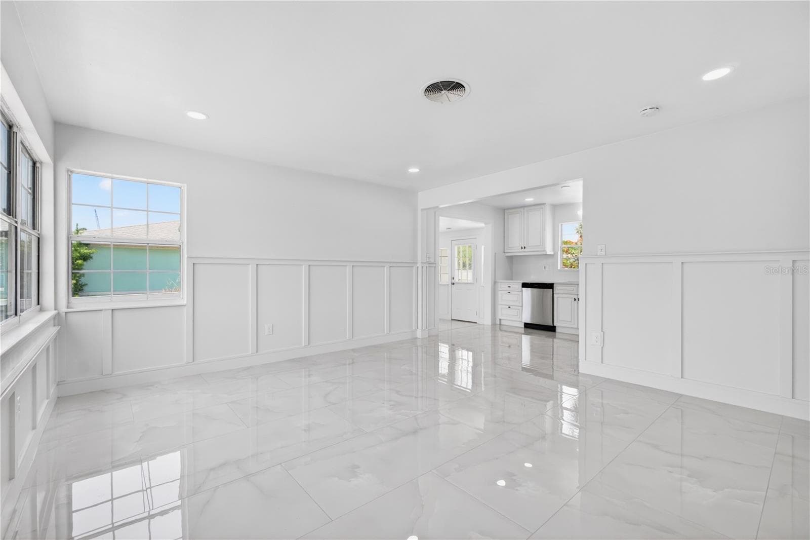 Single Family Residence at 260 42ND AVE, ST PETE BEACH, photo 7 of 38