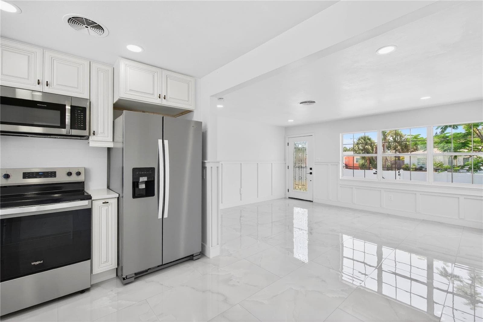 Single Family Residence at 260 42ND AVE, ST PETE BEACH, photo 14 of 38