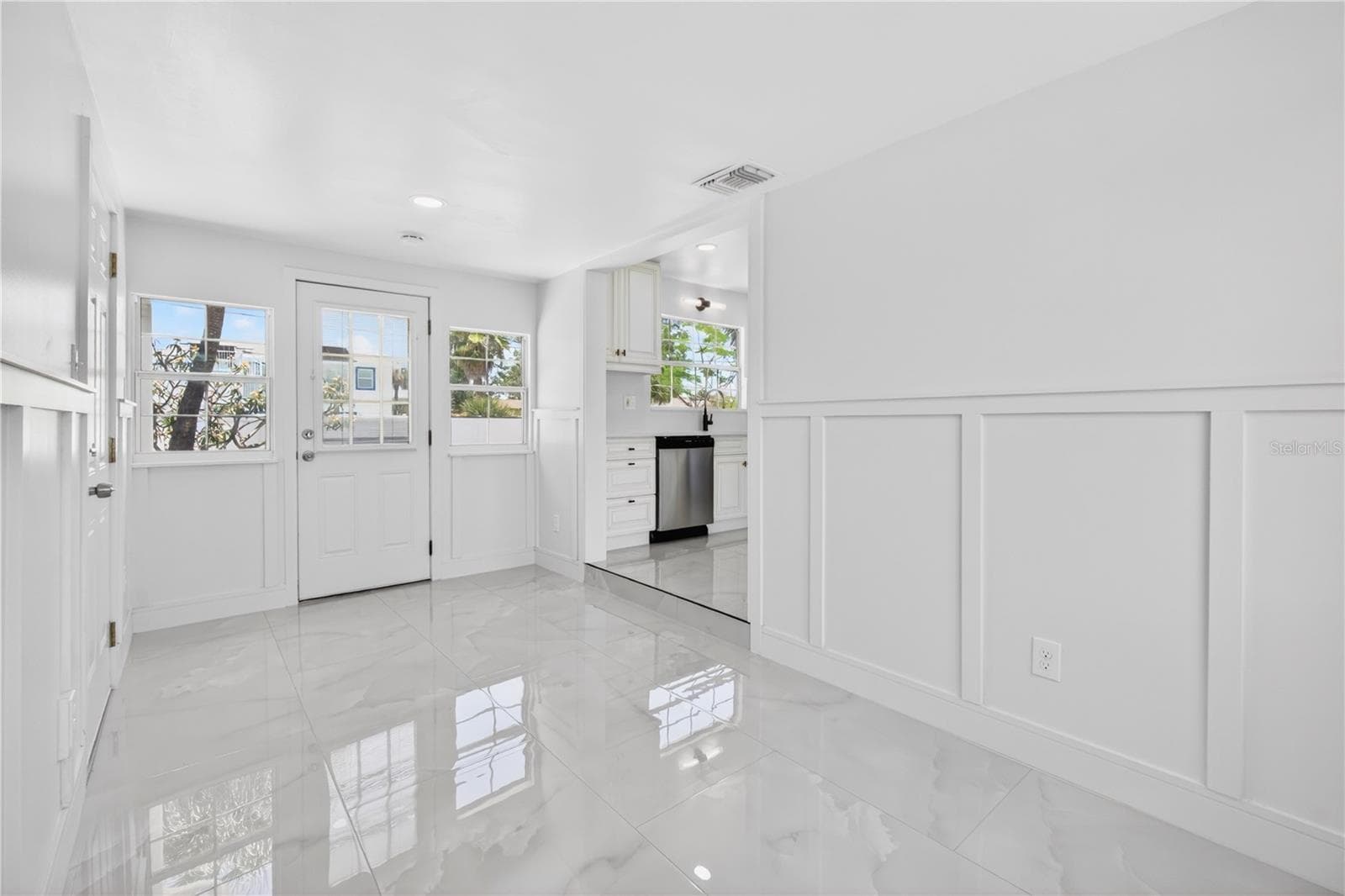 Flex Space - 260 42ND AVE, ST PETE BEACH