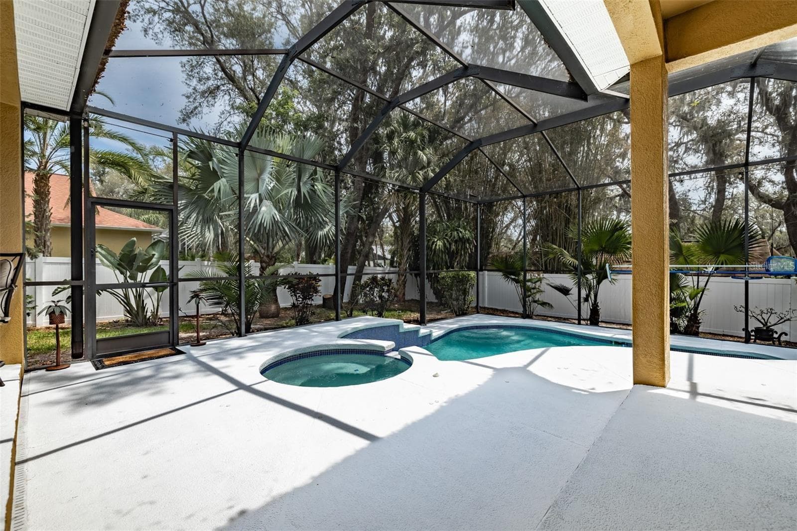 Single Family Residence at 10131 PADDOCK OAKS DR, RIVERVIEW, photo 8 of 13