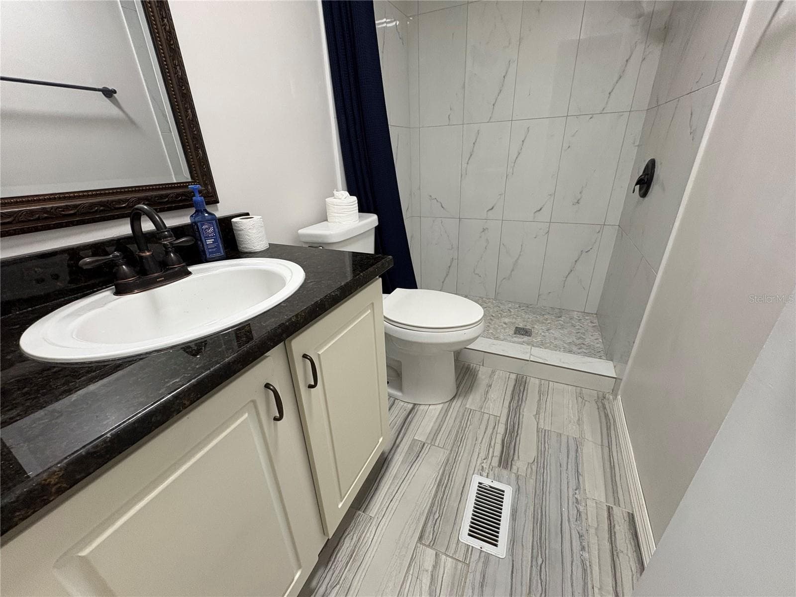 Secondary Full bath - 8588 W WINGS LN, CRYSTAL RIVER
