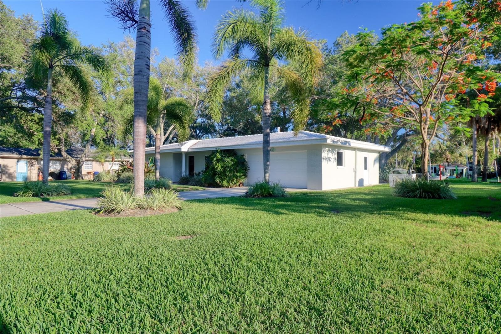 Single Family Residence at 5 SHORE DR, DUNEDIN, photo 9 of 47