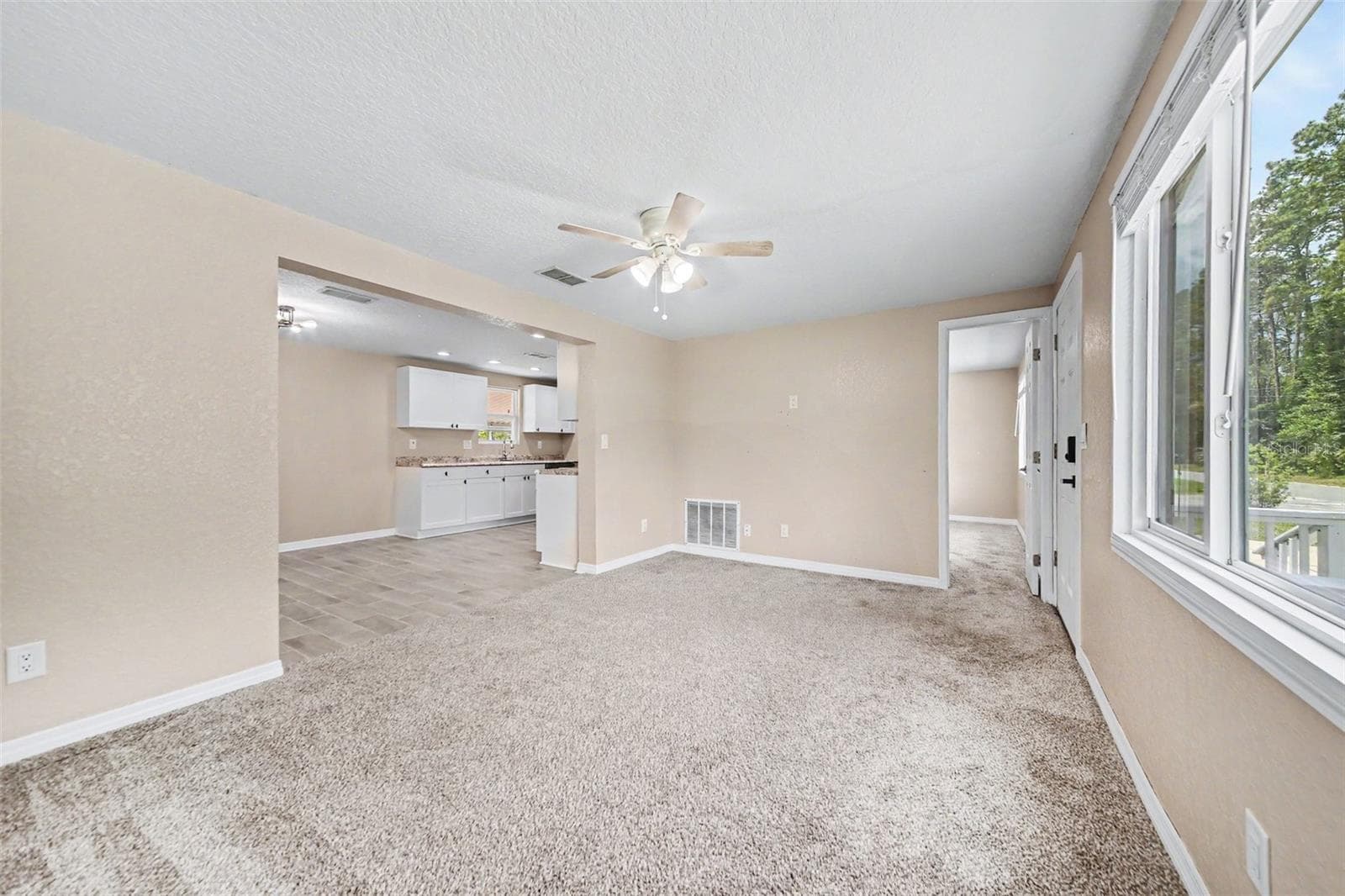 Single Family Residence at 701 E WOODLAND ST, BUNNELL, photo 7 of 35