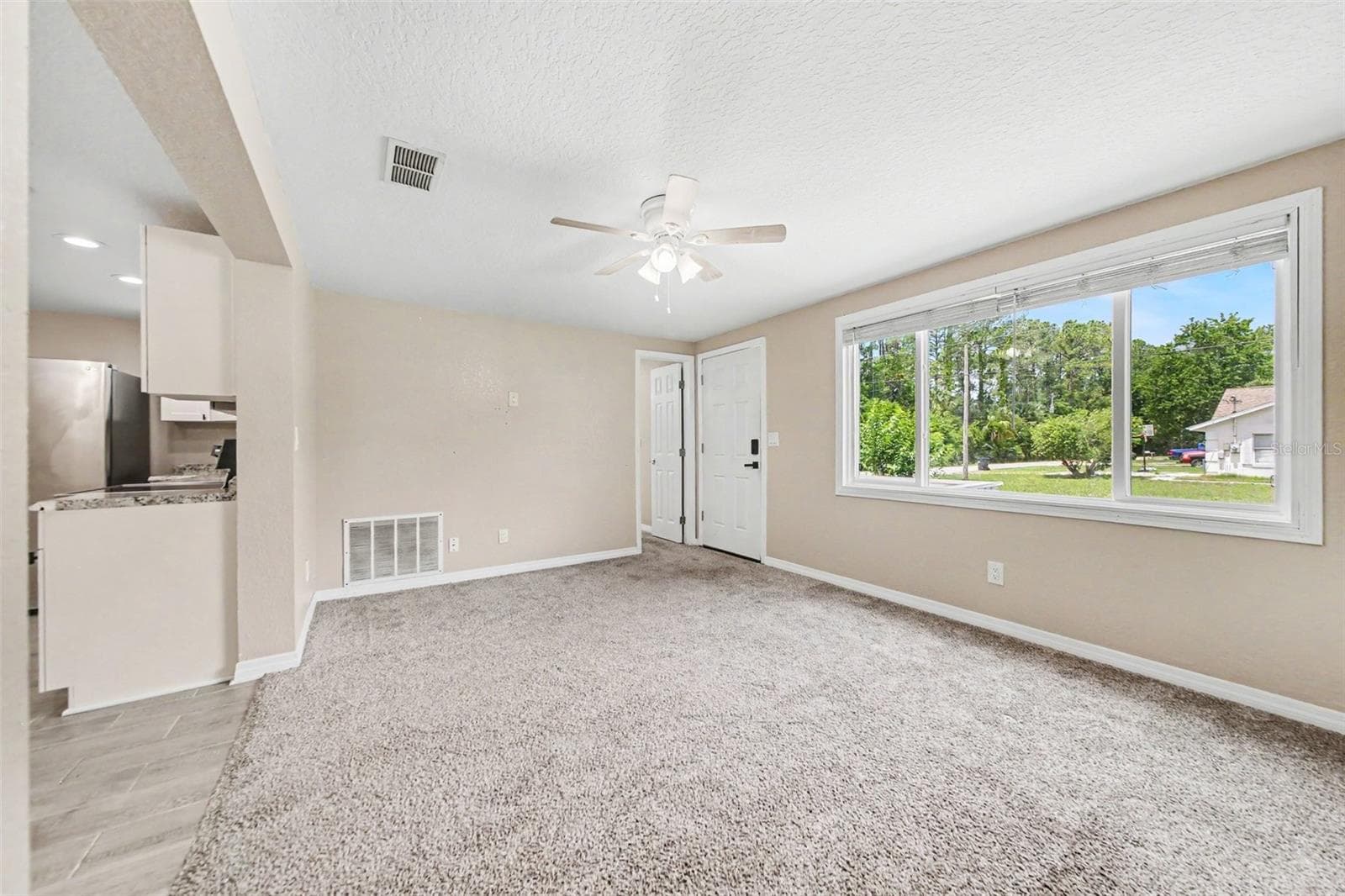 Single Family Residence at 701 E WOODLAND ST, BUNNELL, photo 8 of 35