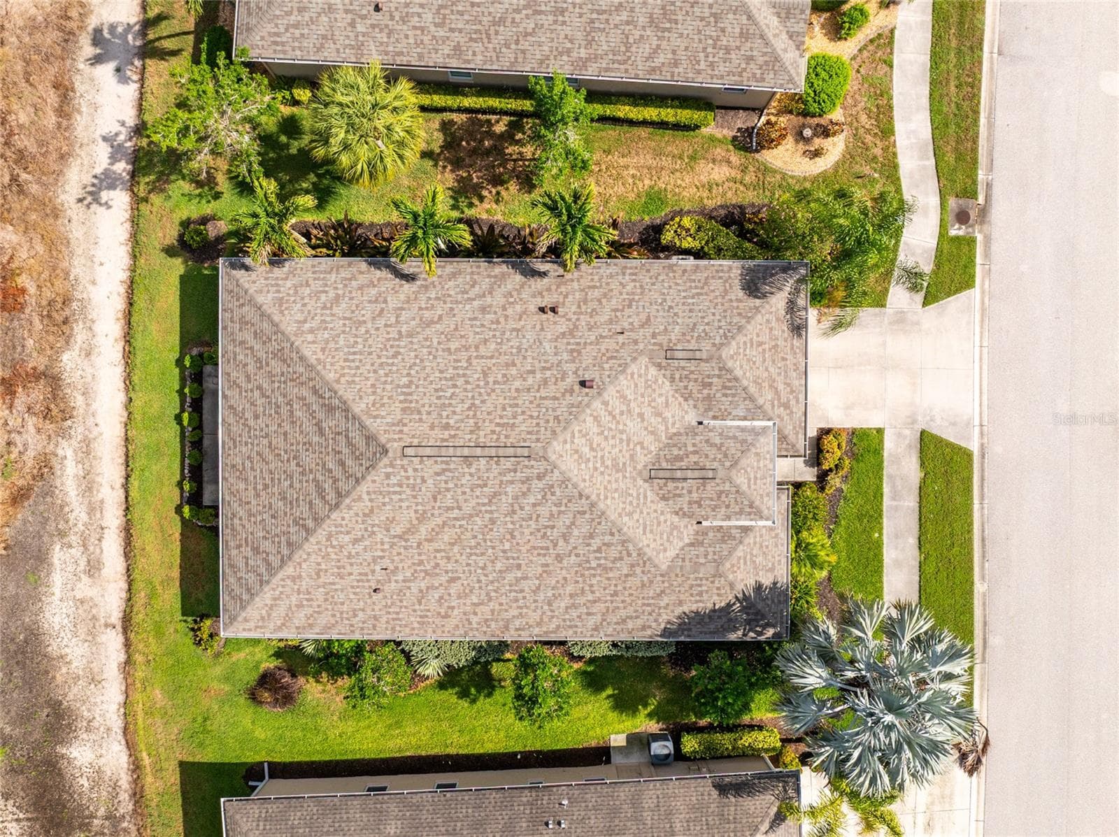 Single Family Residence at 413 TOMOKA DR, ENGLEWOOD, photo 58 of 99