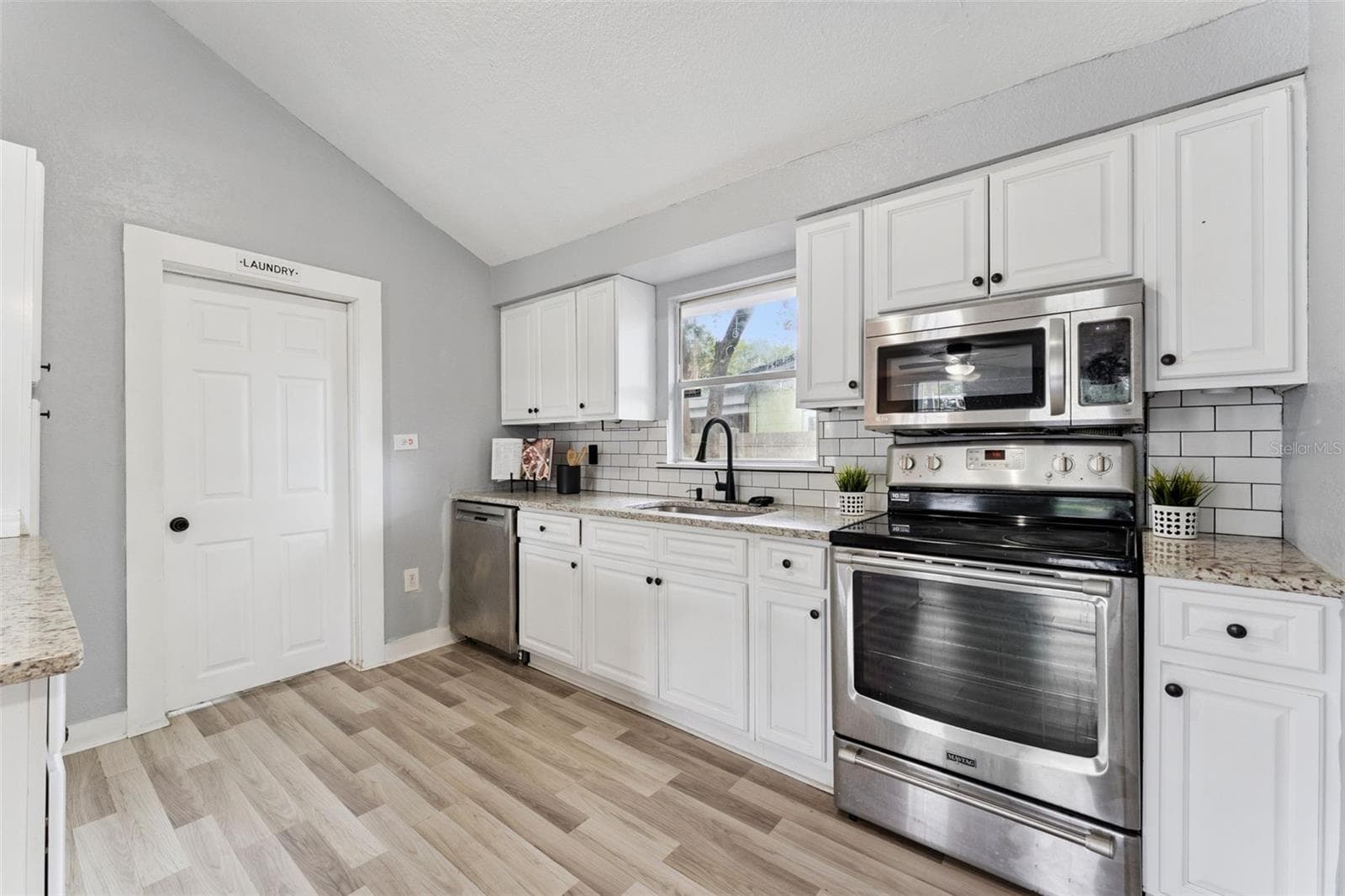 Single Family Residence at 417 W 6TH ST, SANFORD, photo 13 of 49