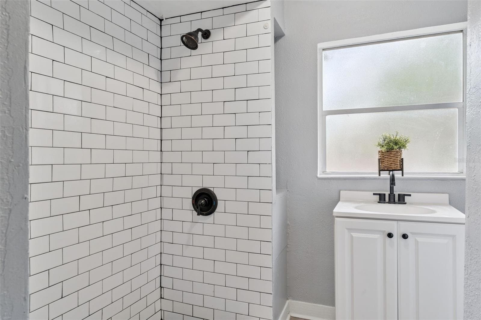upstairs bathroom - 417 W 6TH ST, SANFORD