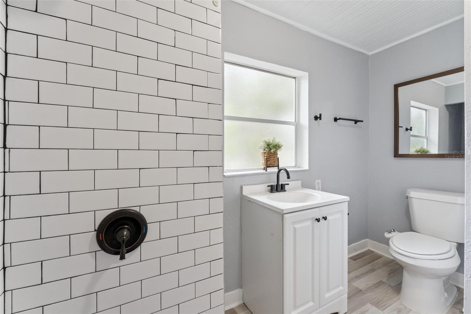 upstairs bathroom - 417 W 6TH ST, SANFORD