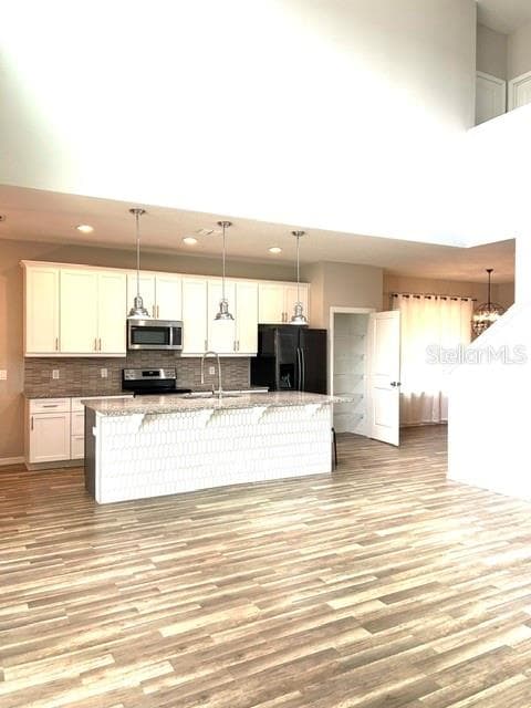 Single Family Residence at 3875 S FERN CREEK AVE, ORLANDO, photo 9 of 37