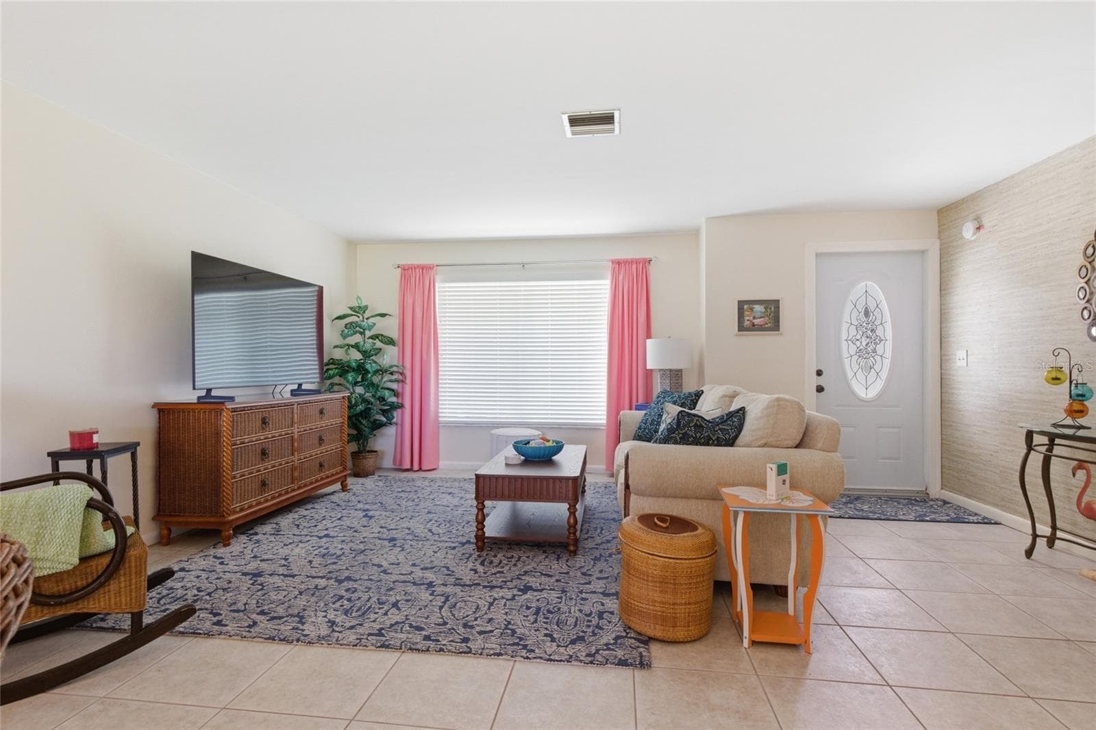 Lots of natural light - 52 ANNAPOLIS LN, ROTONDA WEST