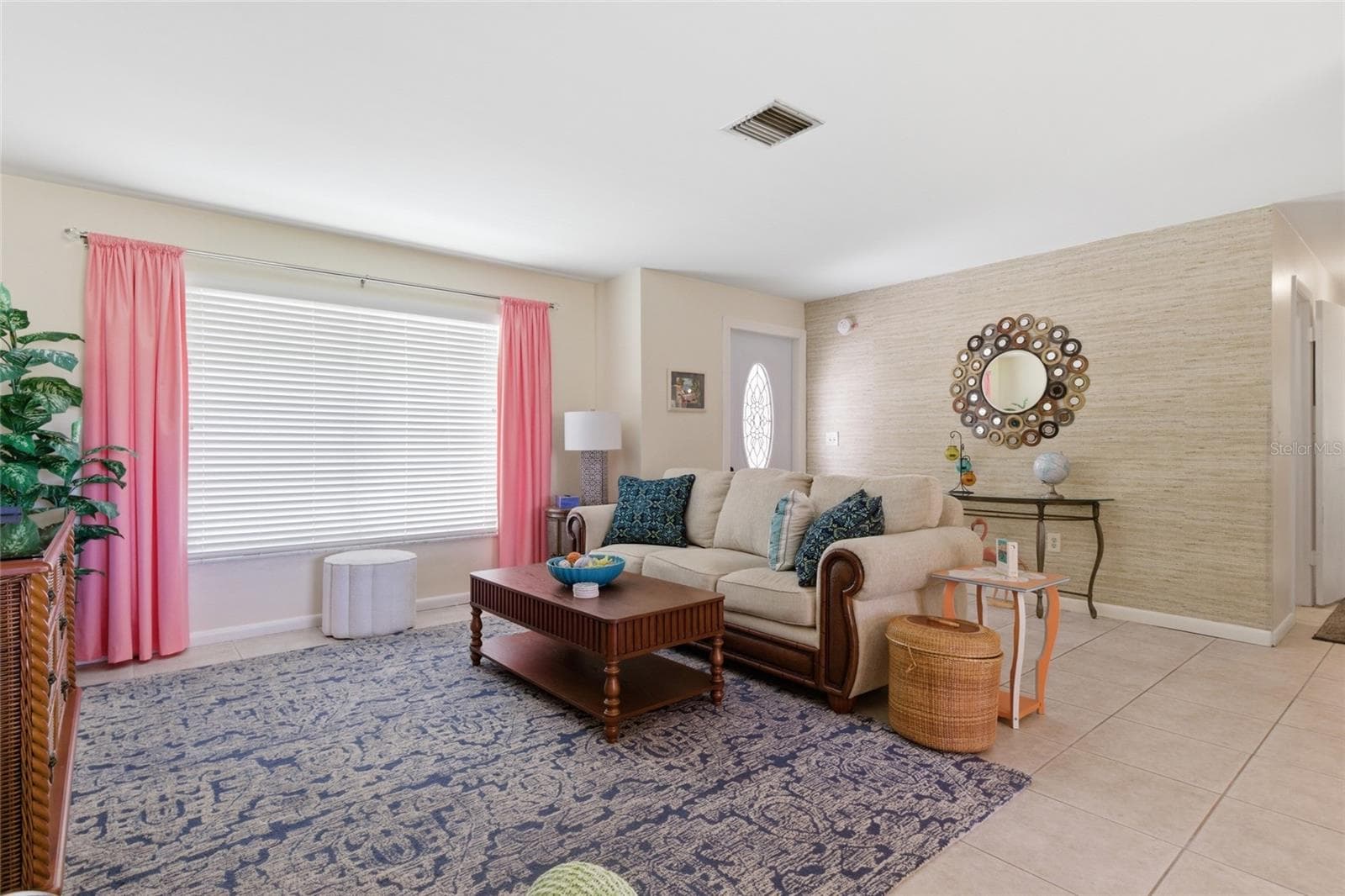 Living Room - 52 ANNAPOLIS LN, ROTONDA WEST
