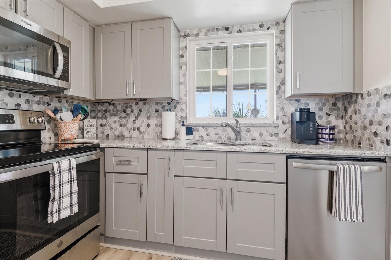 You'll love the kitchen - 52 ANNAPOLIS LN, ROTONDA WEST