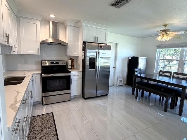 Single Family Residence at 1629 WILLOW RUN, SEBRING, photo 2 of 15