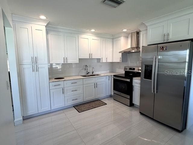Single Family Residence at 1629 WILLOW RUN, SEBRING, photo 3 of 15