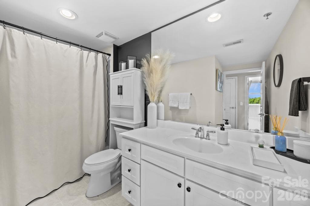 Condominium at 1315 East Boulevard, Charlotte, photo 21 of 36