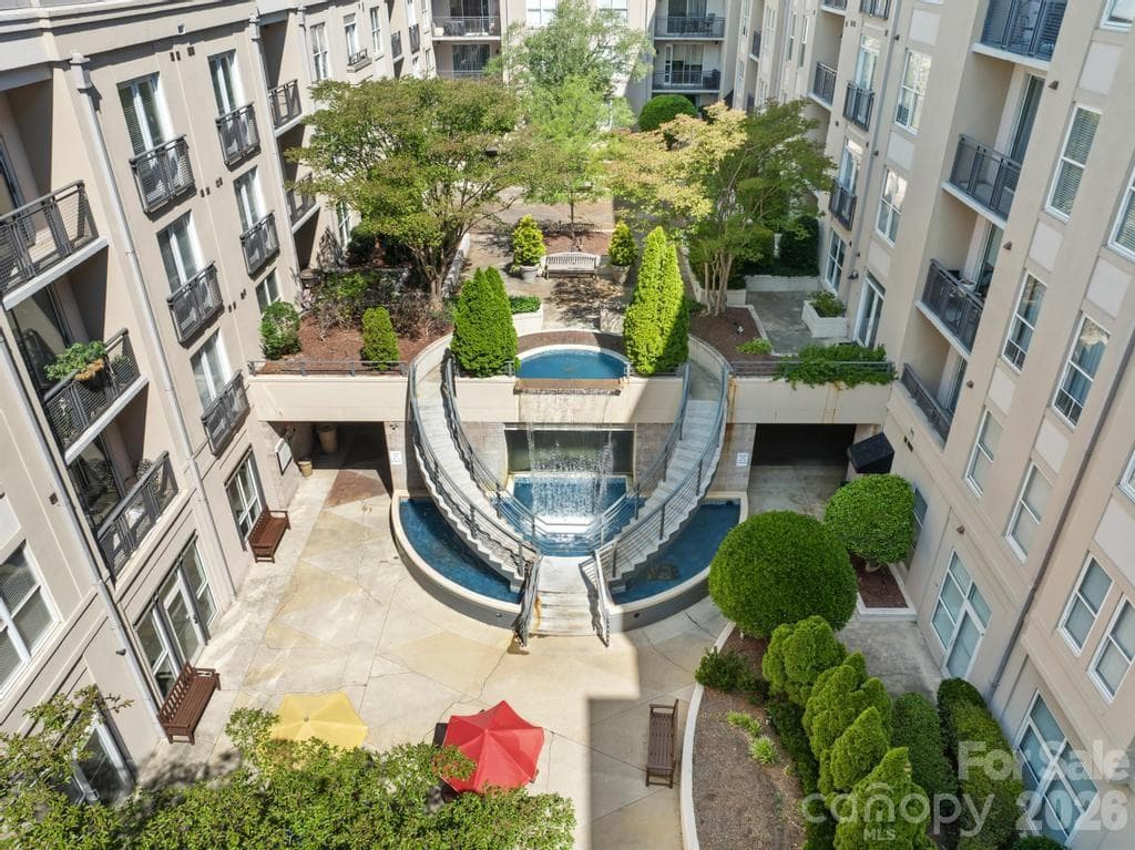 Condominium at 1315 East Boulevard, Charlotte, photo 31 of 36