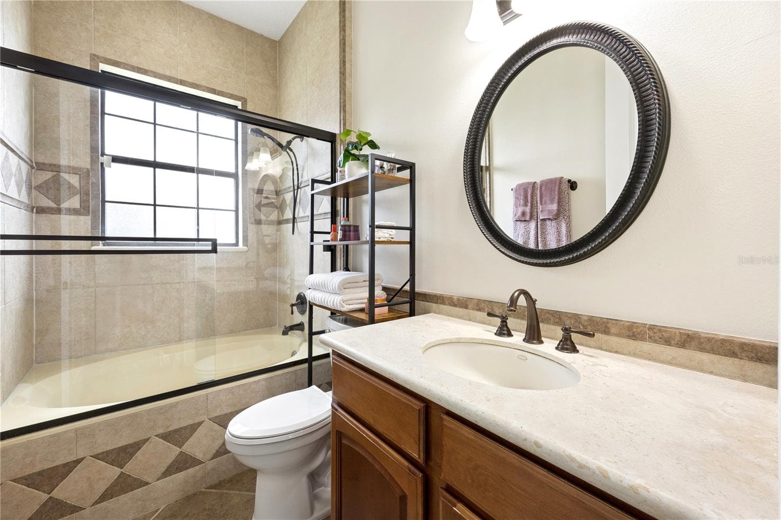 Guest Suite Bathroom - 11325 PRESTON COVE RD, CLERMONT