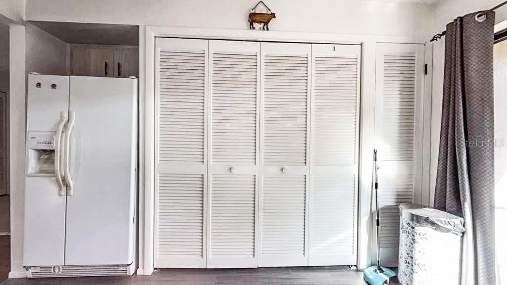 Refrigerator, washer/dryer, hot water heater, water filtration system and overflow pantry. - 12922 WEDGEWOOD WAY #A, HUDSON