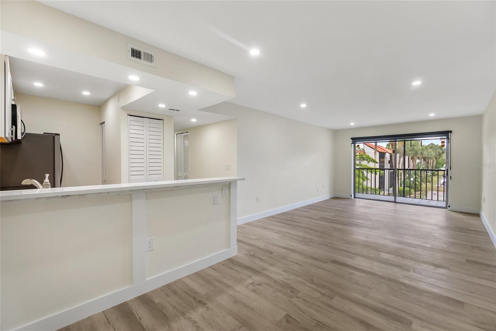 Condominium at 3229 BENEVA RD #203, SARASOTA, photo 4 of 38