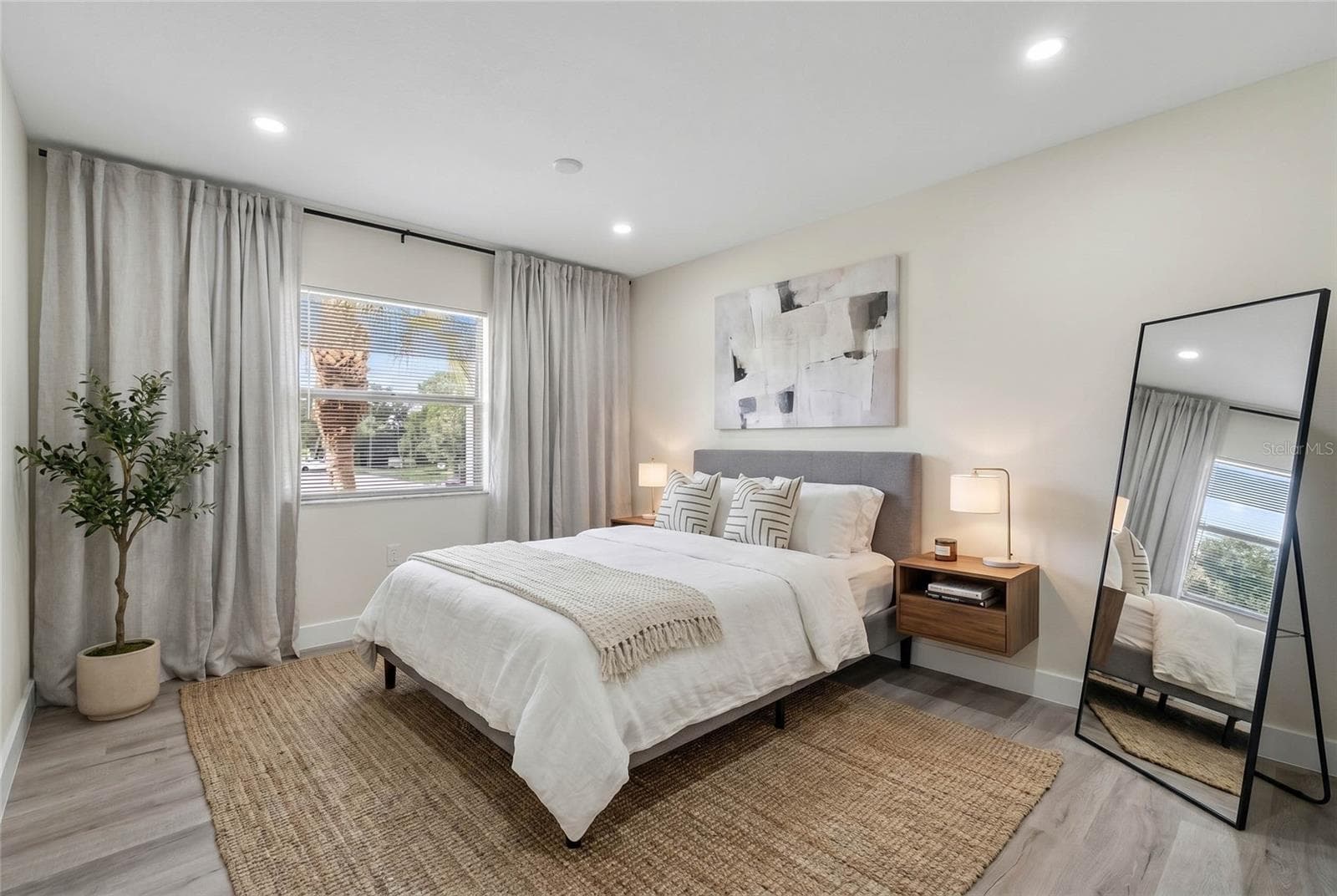 Virtual staged - 3229 BENEVA RD #203, SARASOTA