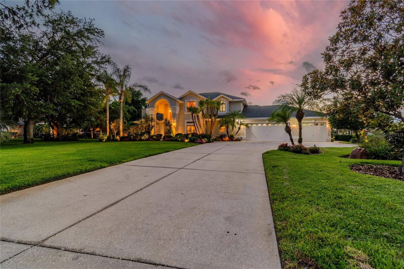 Single Family Residence at 5851 CACHETTE DE RIVIERA CT, NEW PORT RICHEY, photo 6 of 84