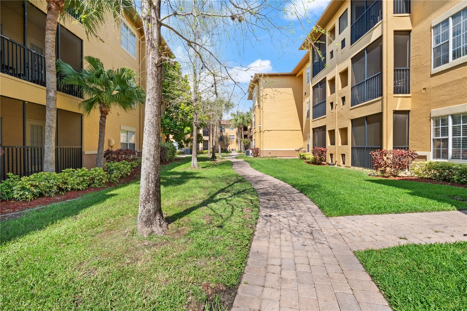 Condominium at 4307 BAYSIDE VILLAGE DR #103, TAMPA, photo 2 of 32