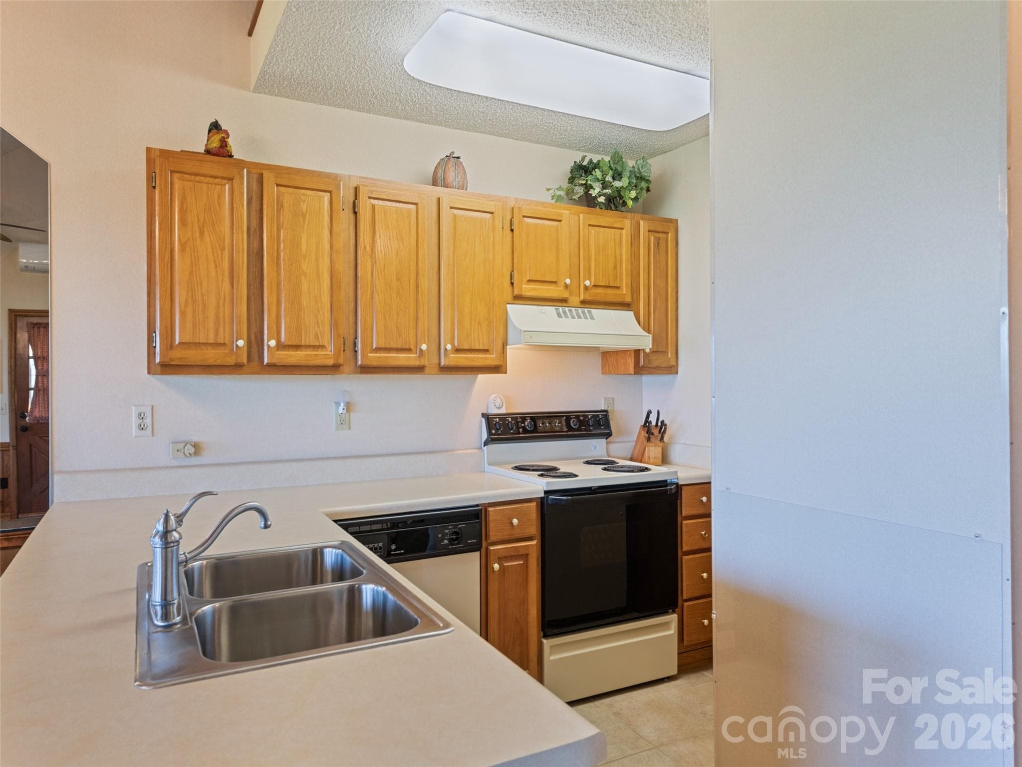 Townhouse at 600 Brandywine Road, Waynesville, photo 9 of 23