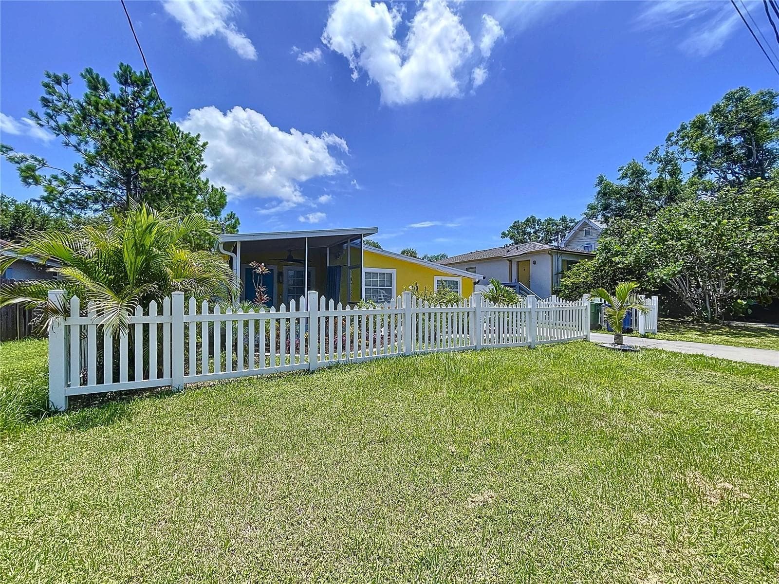 Single Family Residence at 7110 S MASCOTTE ST, TAMPA, photo 3 of 40