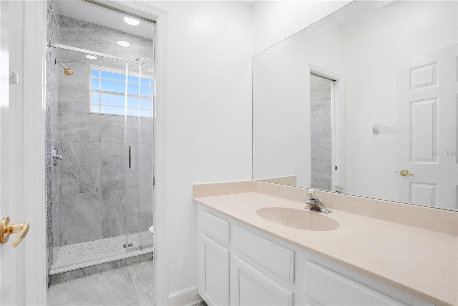 Guest Bath - 11637 BRISTOL CHASE DR, TAMPA