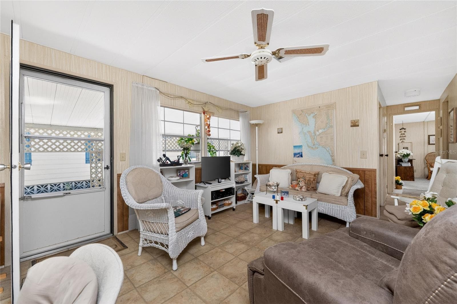 Manufactured Home at 17 N FLORA VISTA ST, ENGLEWOOD, photo 8 of 44