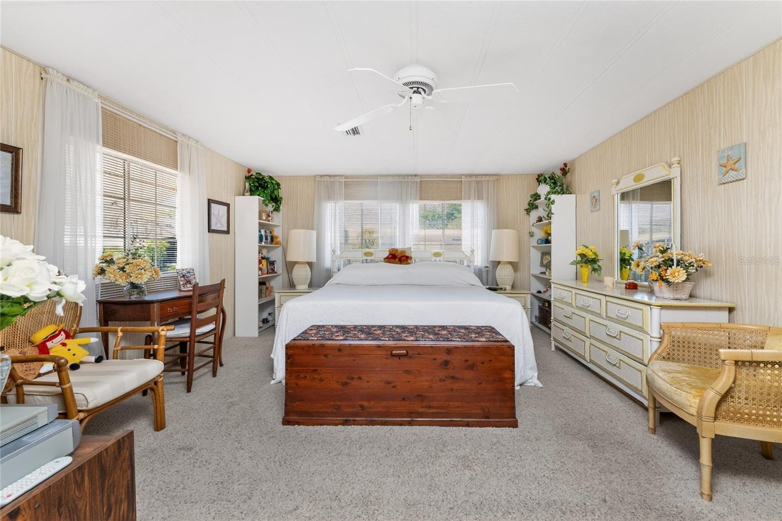 Manufactured Home at 17 N FLORA VISTA ST, ENGLEWOOD, photo 24 of 44