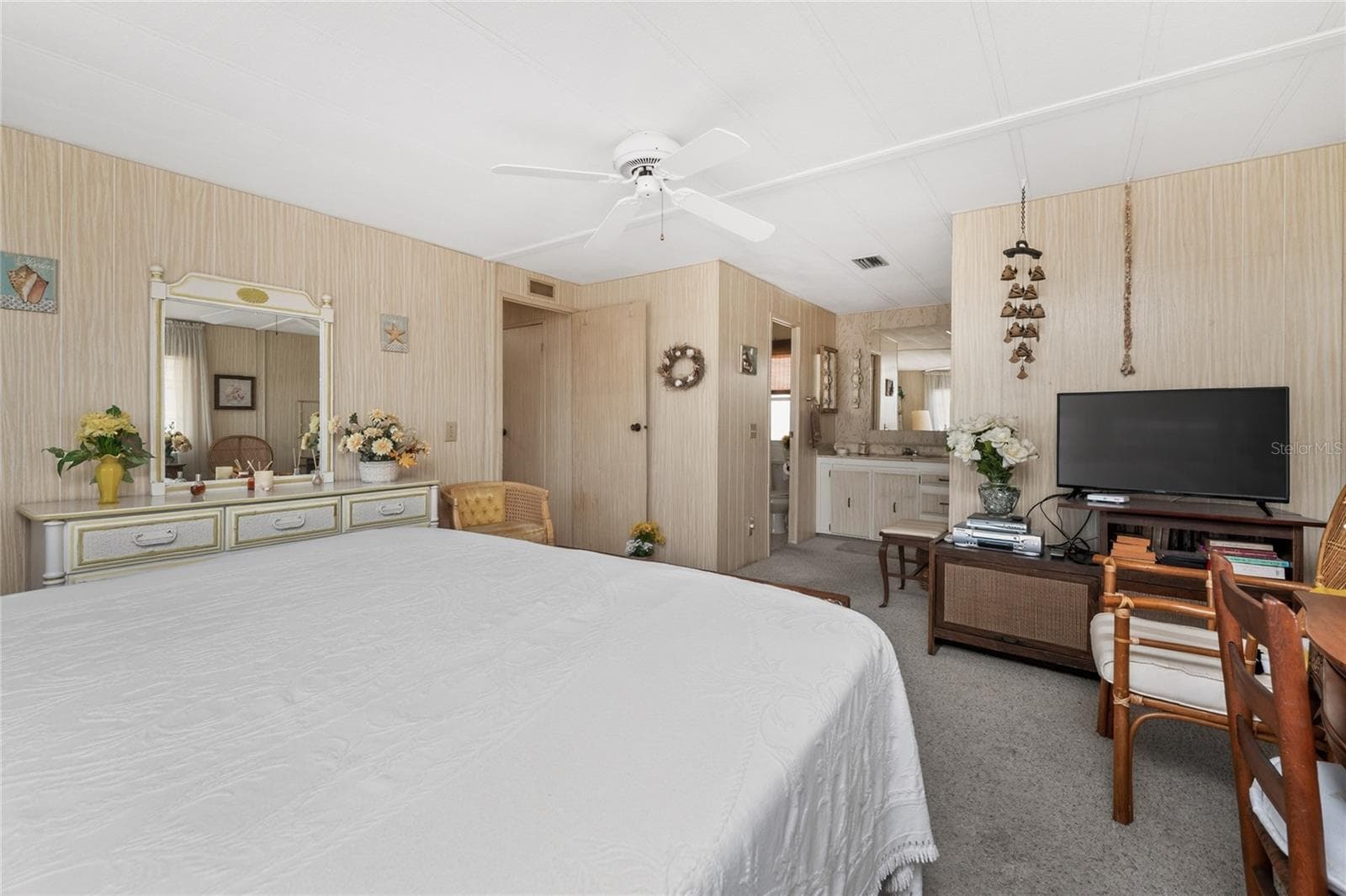 Manufactured Home at 17 N FLORA VISTA ST, ENGLEWOOD, photo 25 of 44