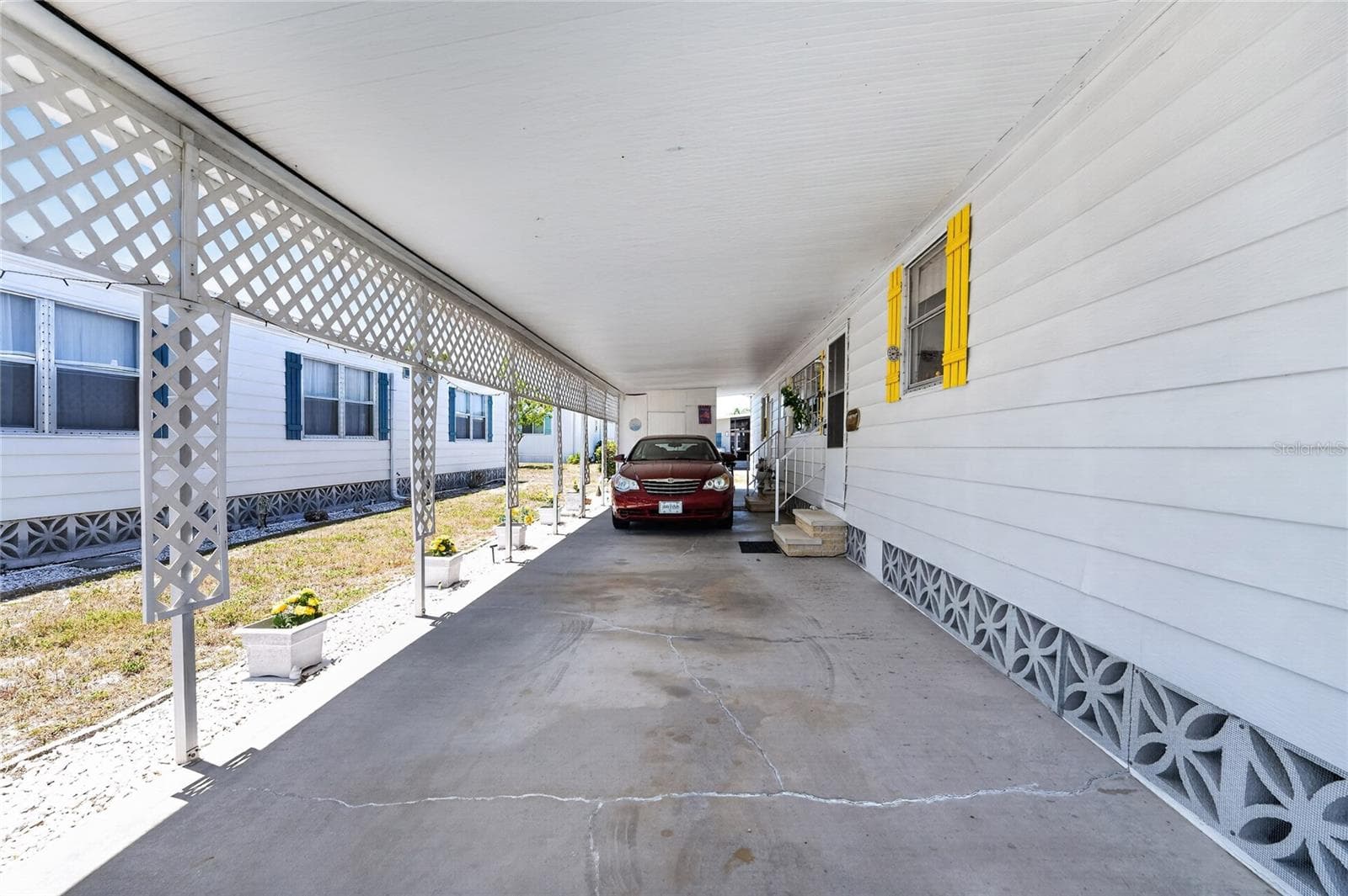 Manufactured Home at 17 N FLORA VISTA ST, ENGLEWOOD, photo 31 of 44