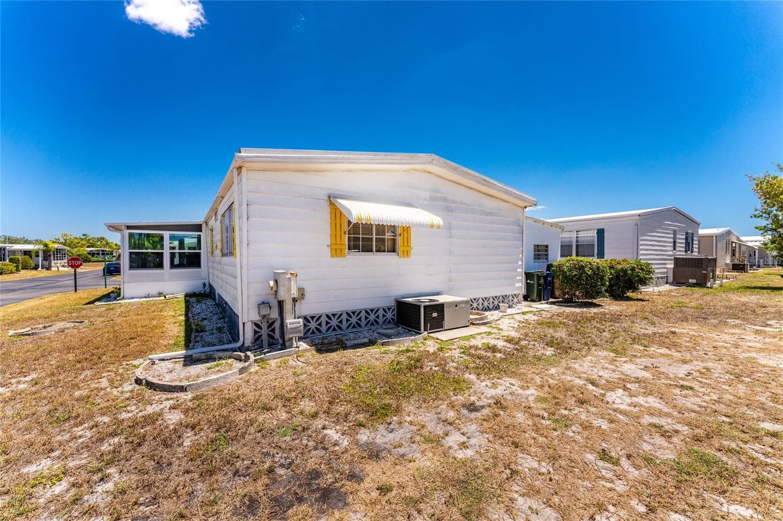 Manufactured Home at 17 N FLORA VISTA ST, ENGLEWOOD, photo 36 of 44
