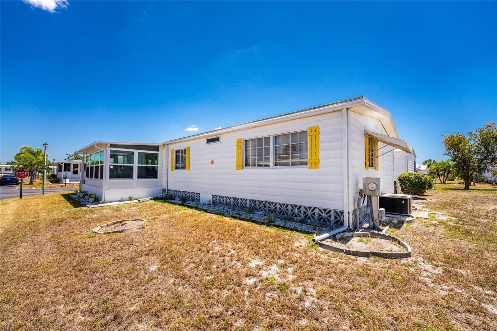 Manufactured Home at 17 N FLORA VISTA ST, ENGLEWOOD, photo 37 of 44
