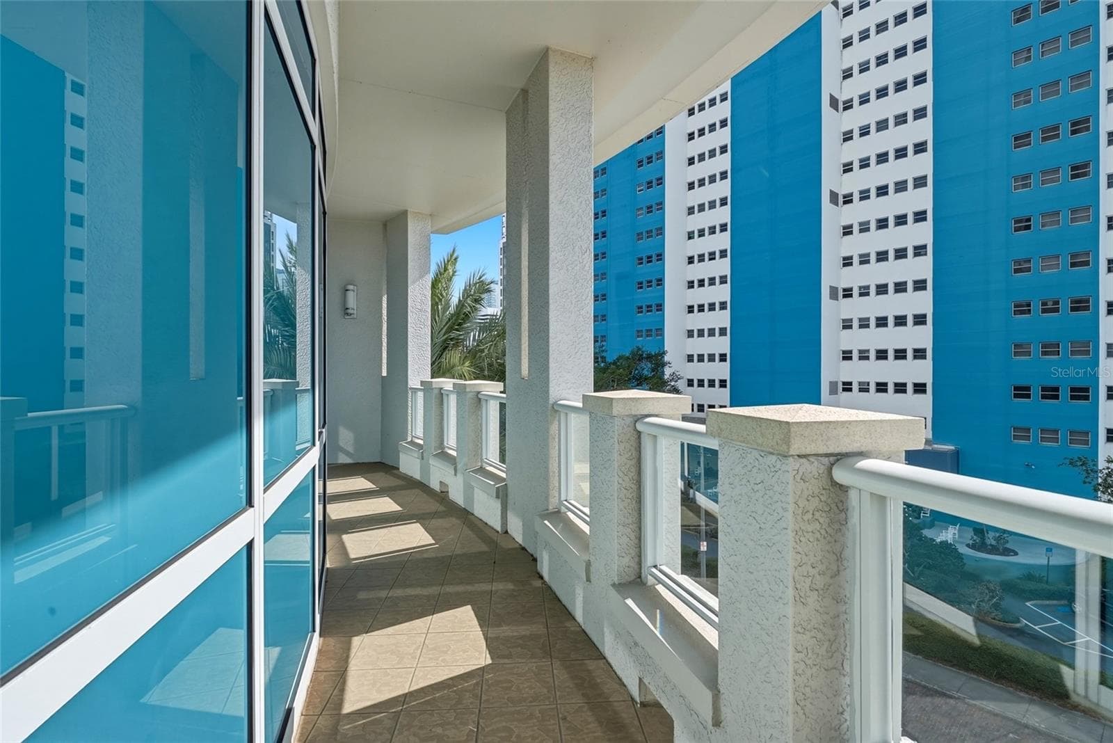 front large balcony off of guest bedroom - 400 BEACH DR NE #401, ST PETERSBURG