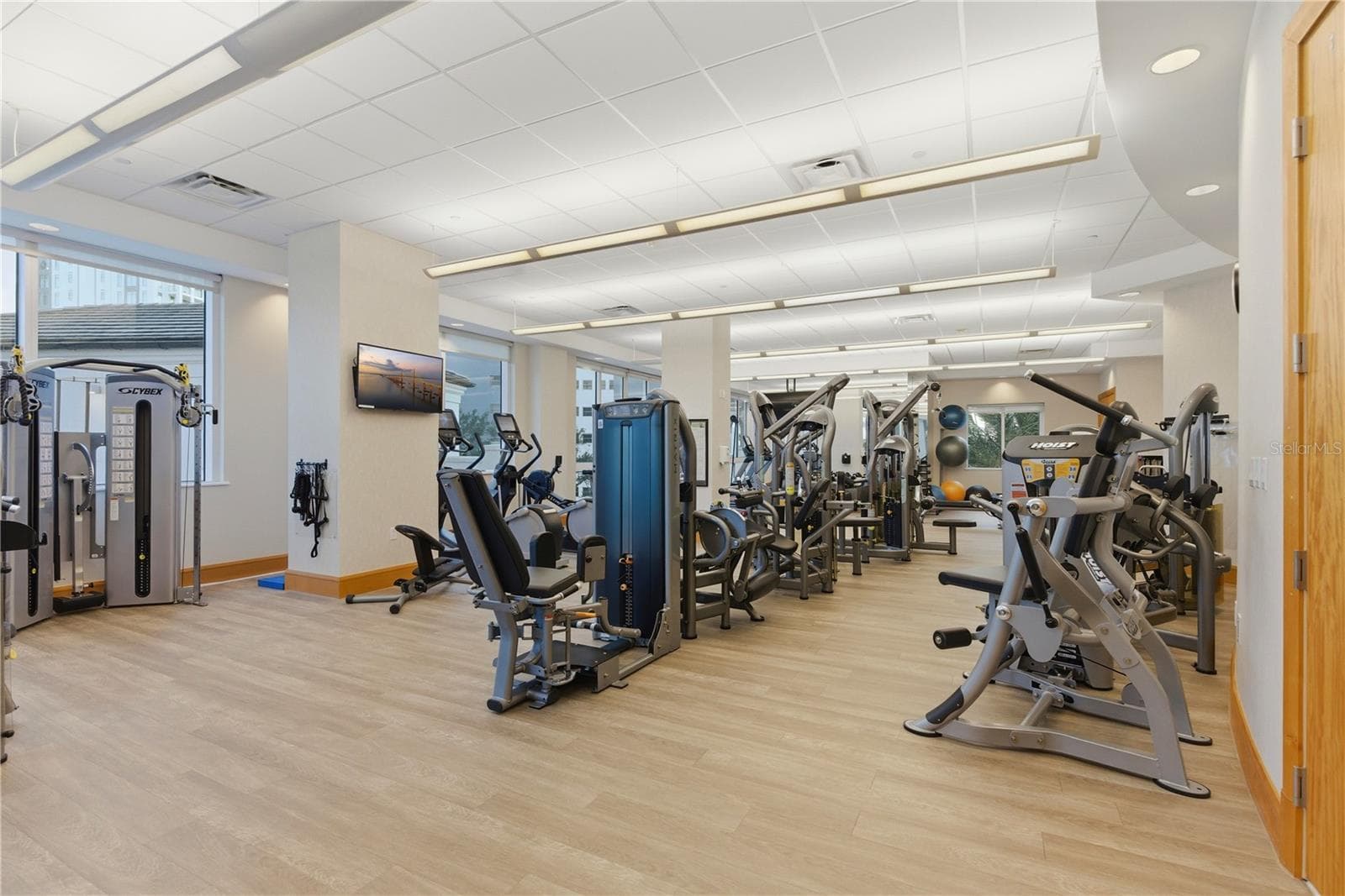 4th floor amenities - ON YOUR FLOOR! - 400 BEACH DR NE #401, ST PETERSBURG