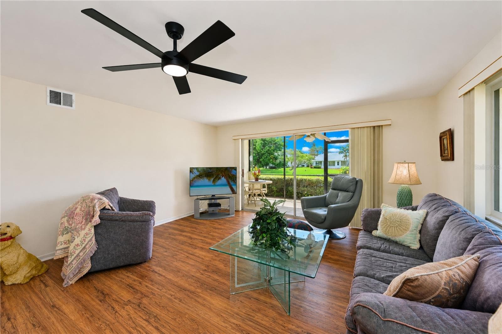 Flexibility in furniture placement - 4853 INDEPENDENCE DR, BRADENTON