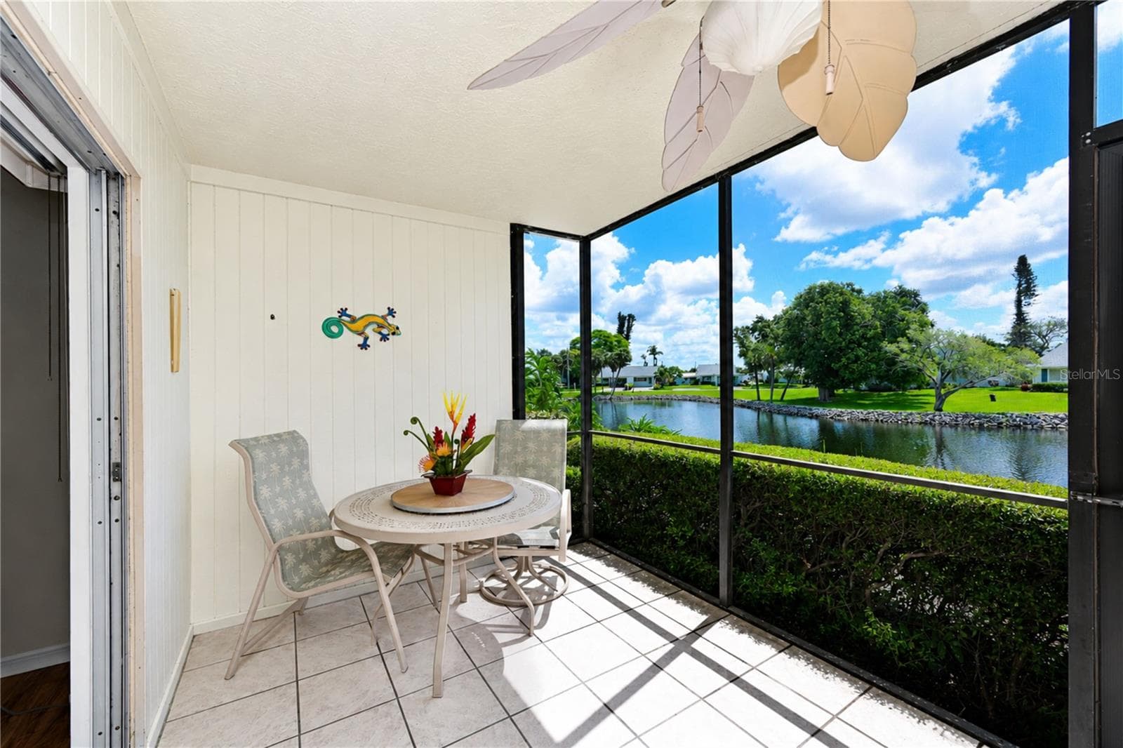 Large lanai to enjoy mornings and evenings - 4853 INDEPENDENCE DR, BRADENTON