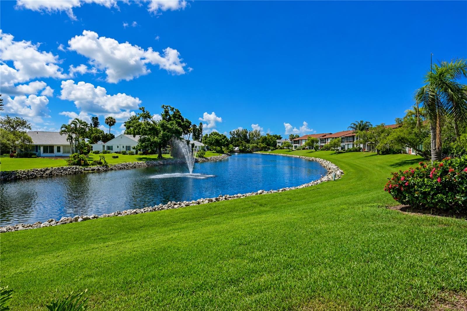 Beautiful surroundings - 4853 INDEPENDENCE DR, BRADENTON