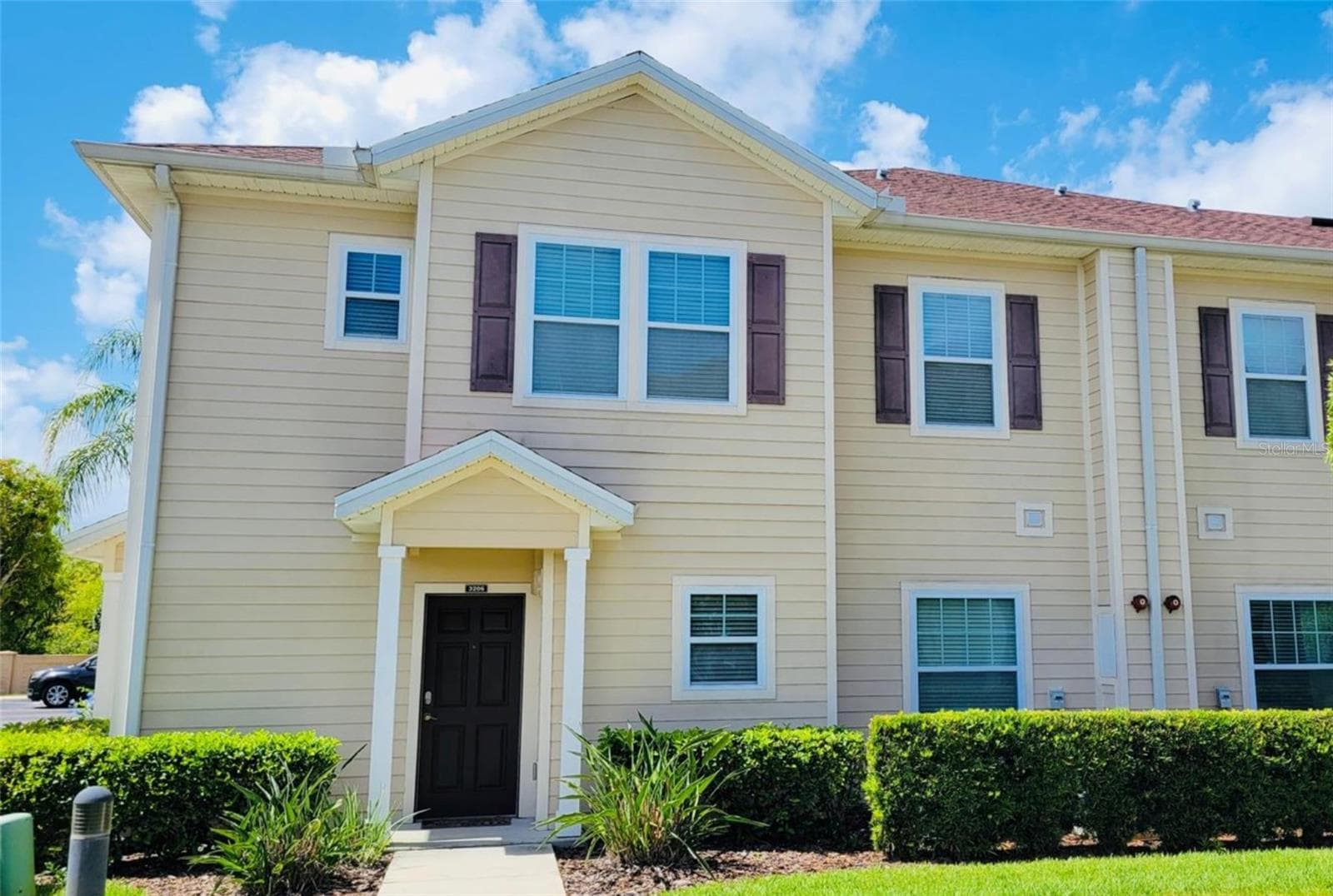 3206 GOLD LN