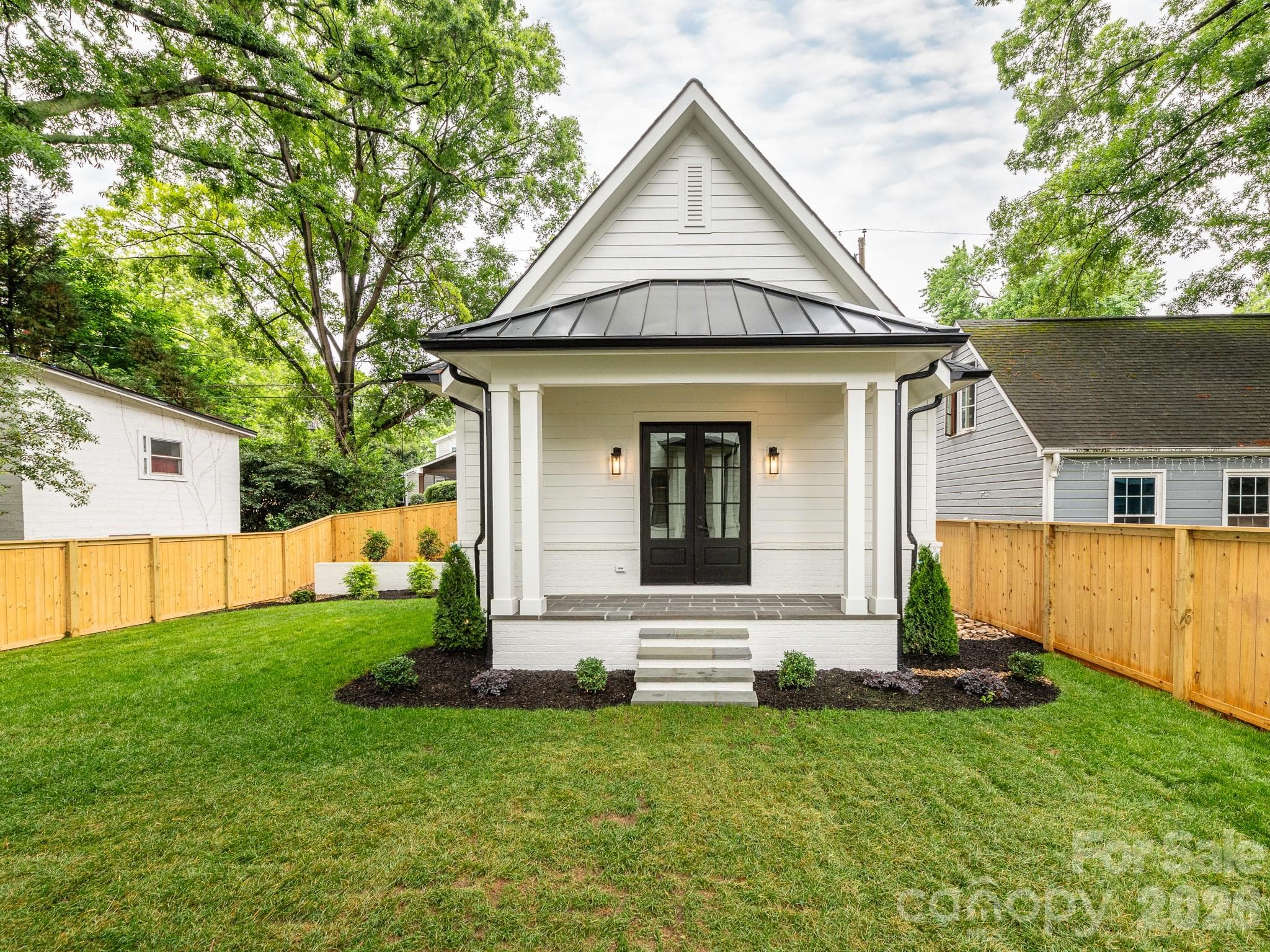 Detached garage, front - Charlotte