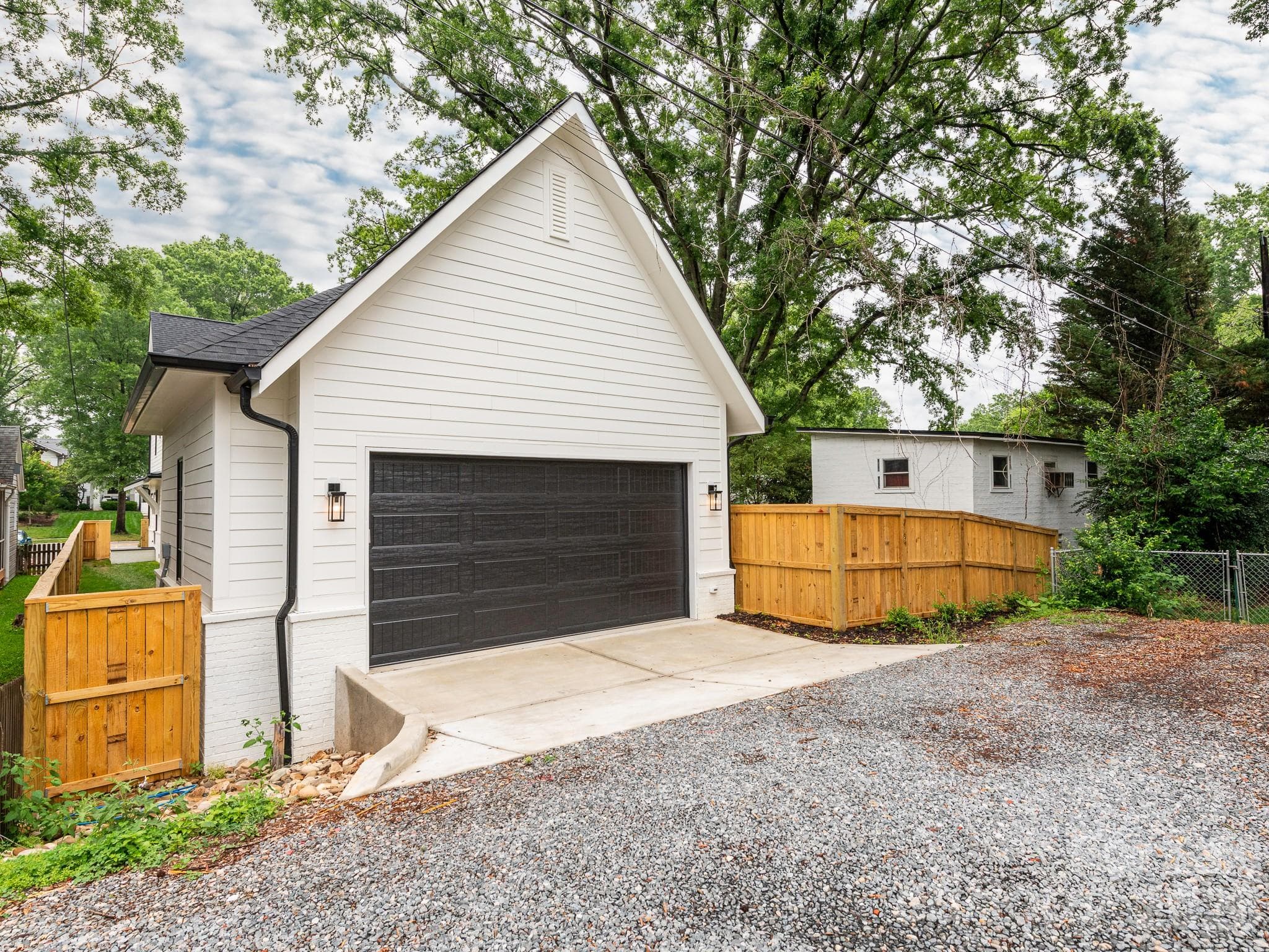 Detached garage, rear, w/alley access - Charlotte